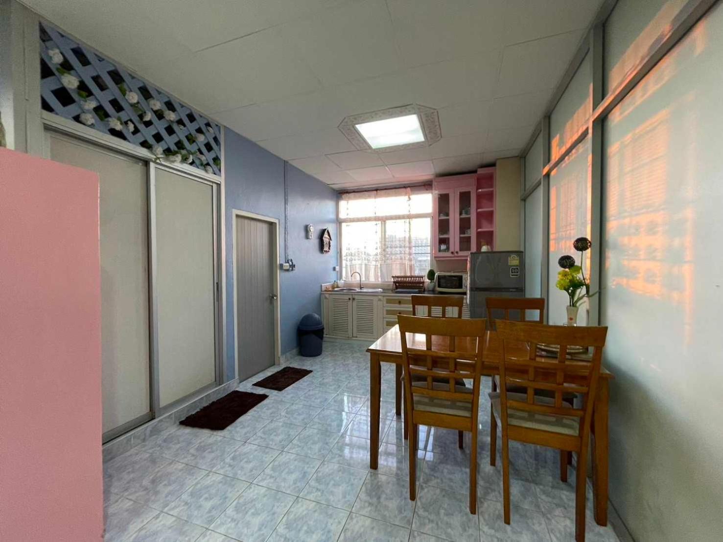 Oyo 75486 Anna Residence Jomtien Экстерьер фото