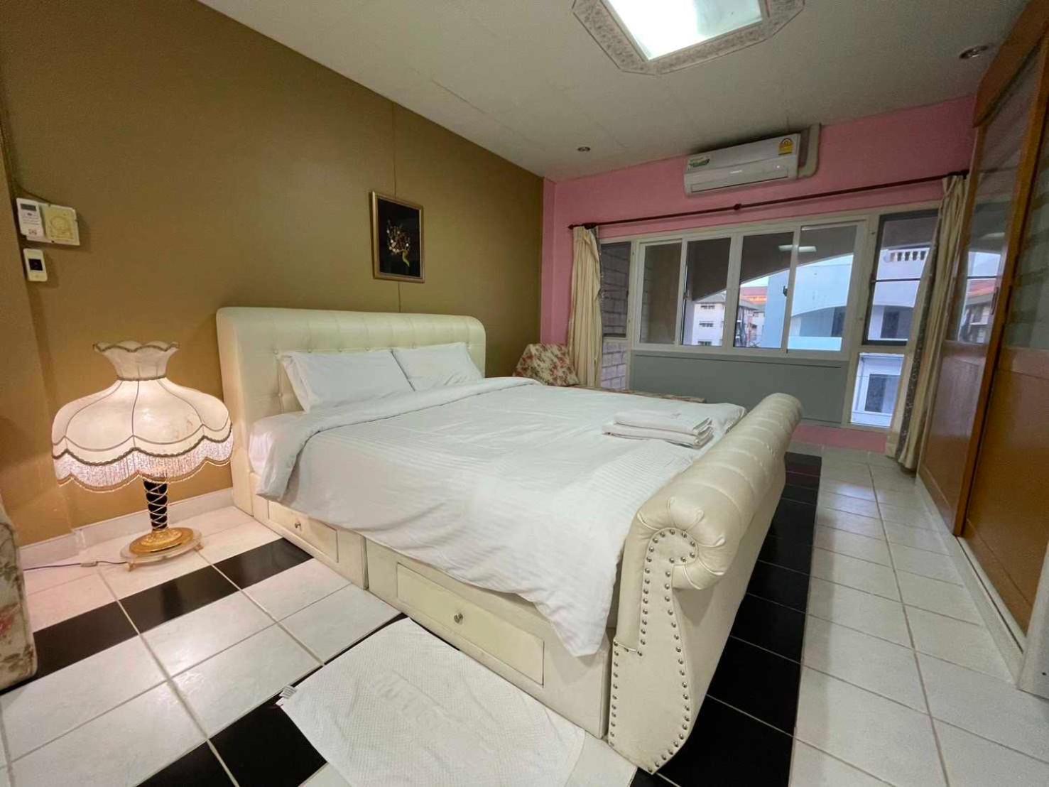 Oyo 75486 Anna Residence Jomtien Экстерьер фото