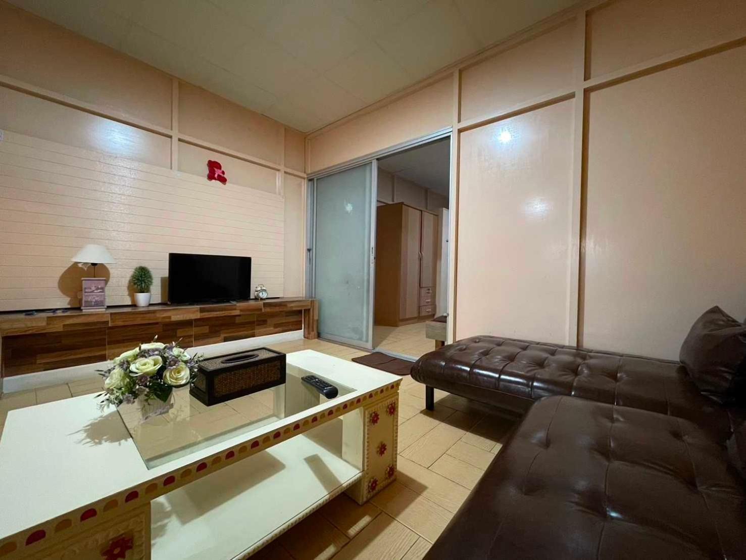 Oyo 75486 Anna Residence Jomtien Экстерьер фото