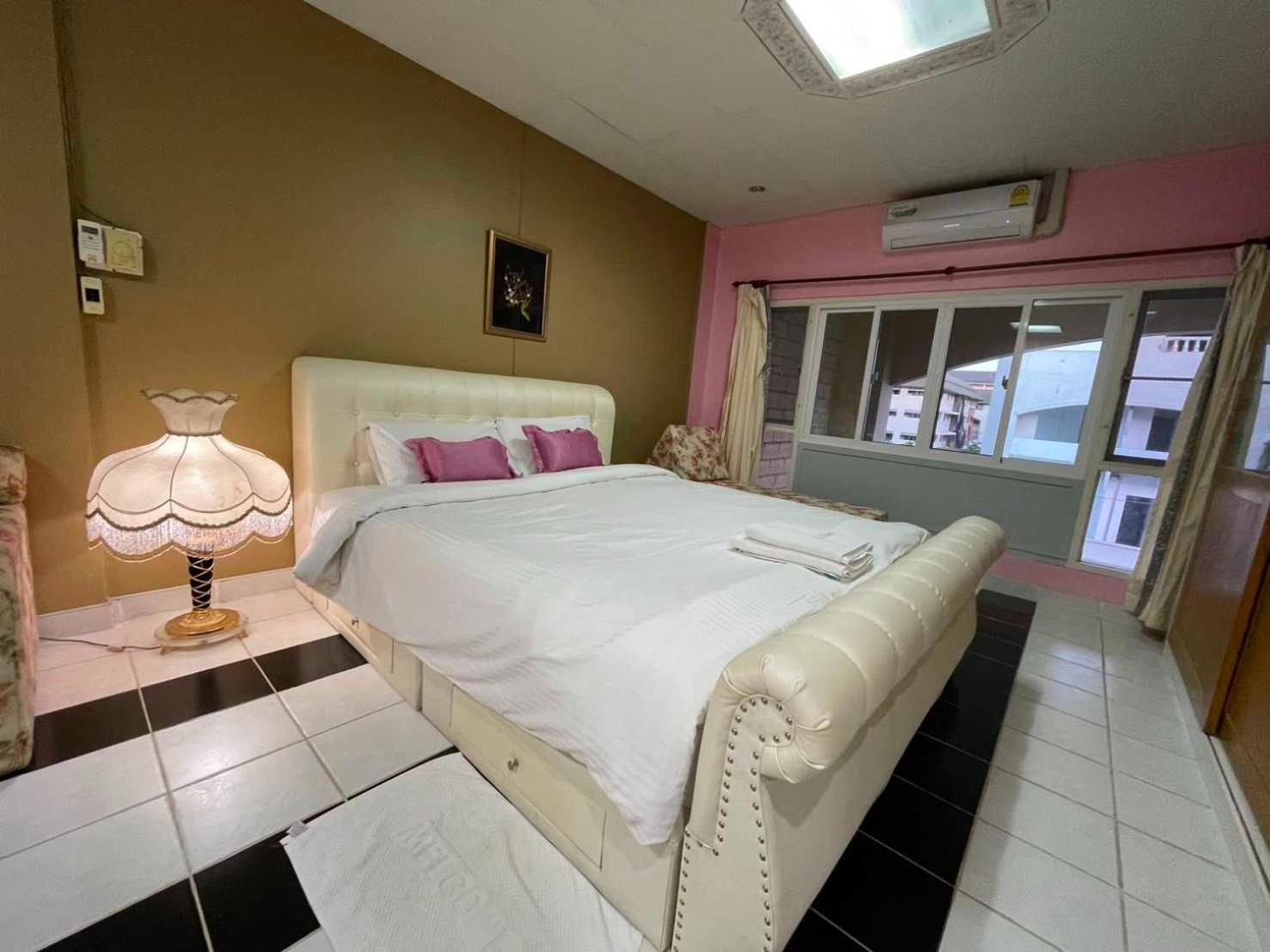 Oyo 75486 Anna Residence Jomtien Экстерьер фото