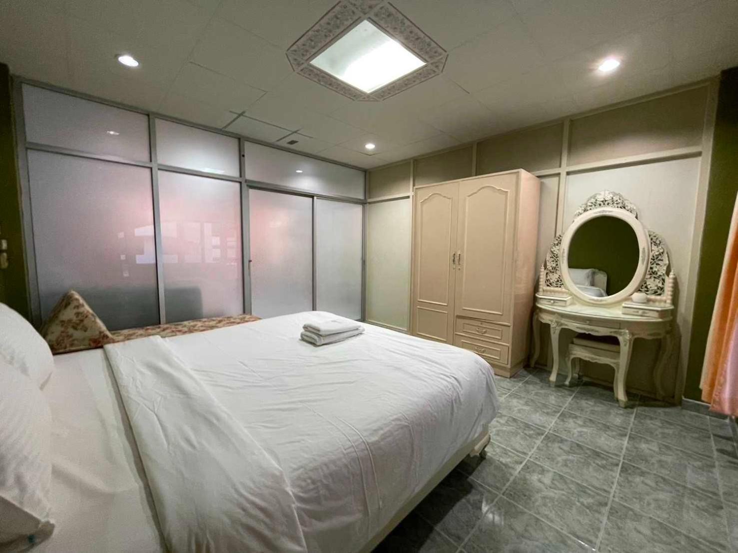 Oyo 75486 Anna Residence Jomtien Экстерьер фото