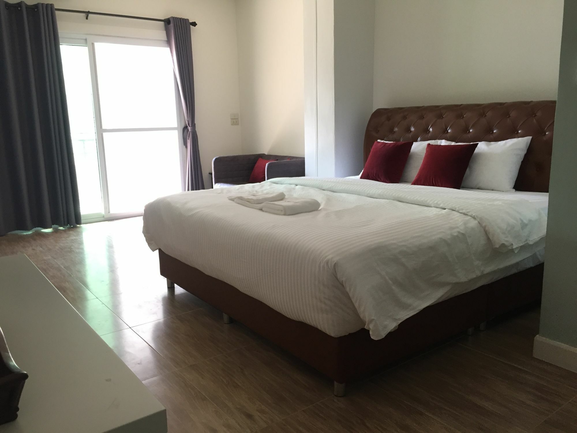 Oyo 75486 Anna Residence Jomtien Экстерьер фото